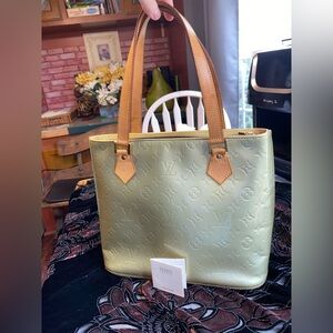 LV GREEN VERNIS TOTE